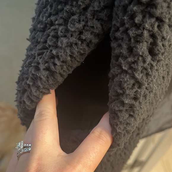 Long black vest with pockets - Picture 2 of 5